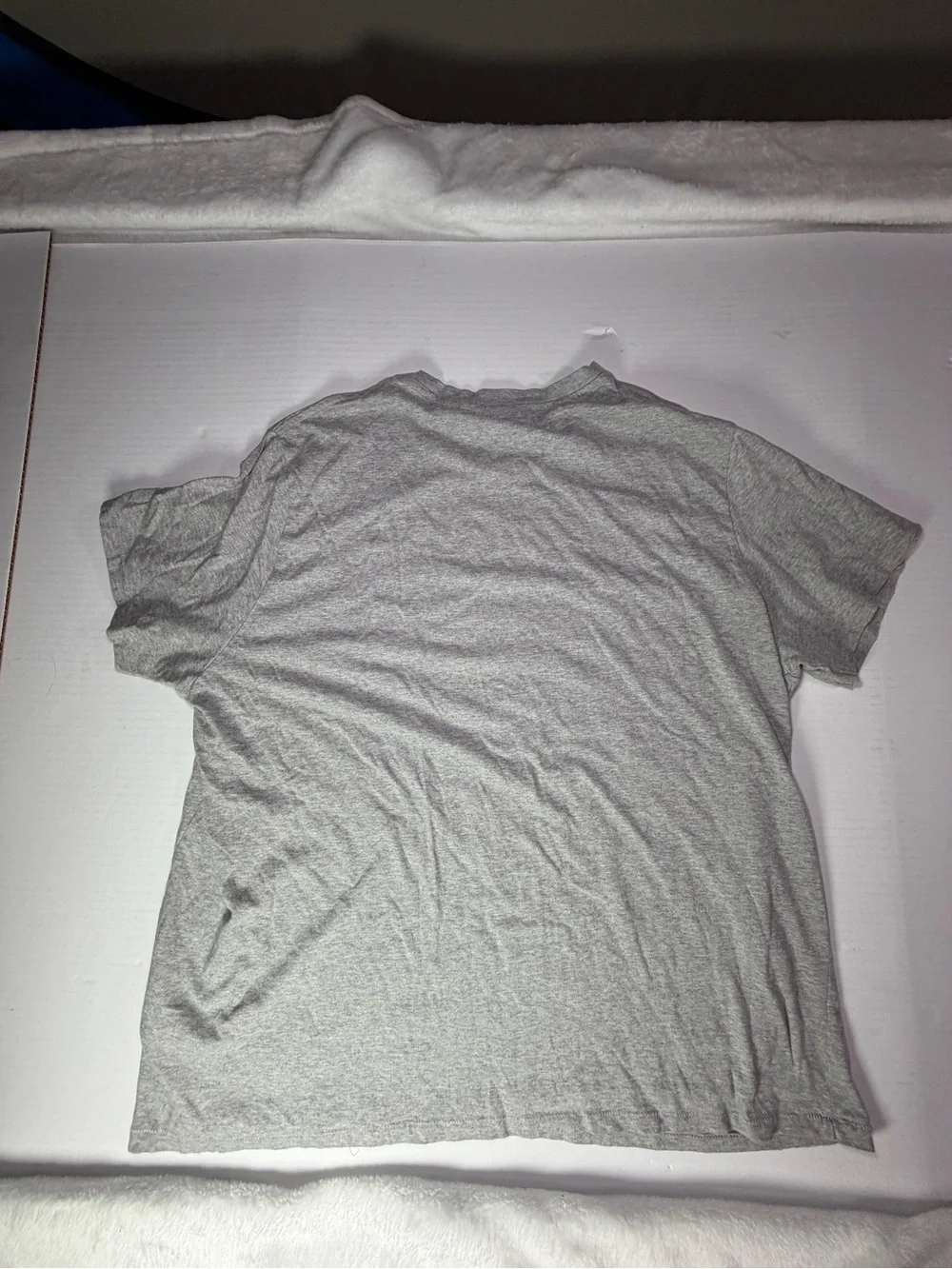Levi's Light Gray Short Sleeve Tee with Black Logo Graphic
